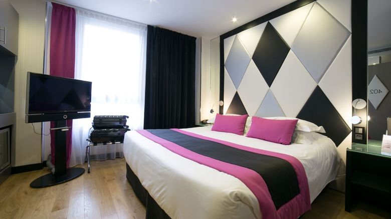<b>L'Empire Paris Hotel Room</b>. Images powered by <a href="https://www.leonardoworldwide.com/" title="Leonardo Worldwide" target="_blank">Leonardo</a>.