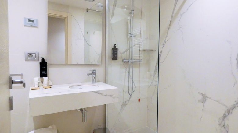 <b>Hotel Byron, Lerici Room</b>. Images powered by <a href="https://www.leonardoworldwide.com/" title="Leonardo Worldwide" target="_blank">Leonardo</a>.