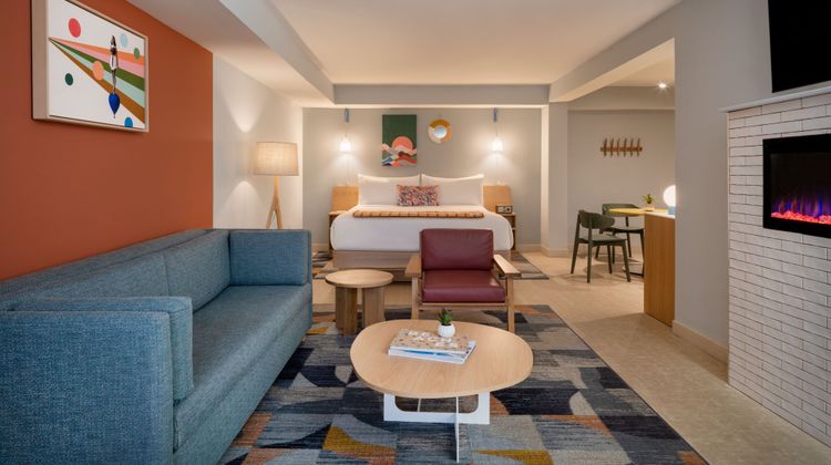 The Wayback, A Tribute Portfolio Hotel Suite