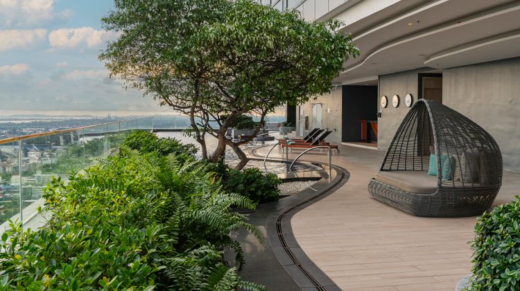 Holiday Inn & Suites Rayong City Centre Pool