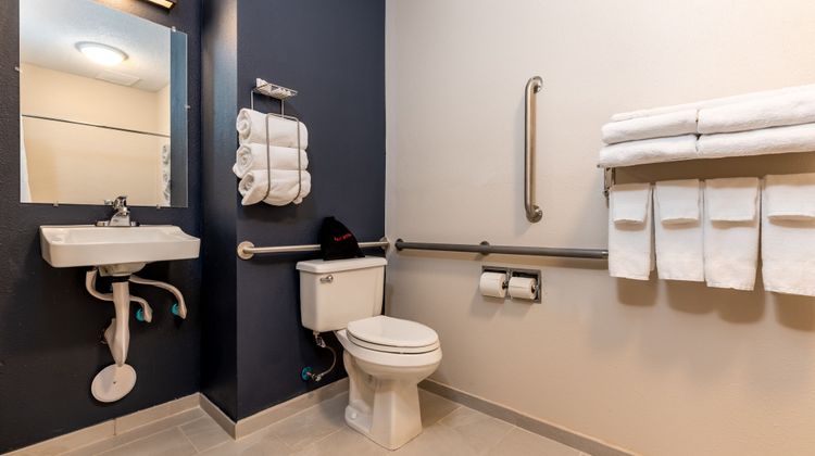 Fairfield Inn & Suites Spearfish Room
