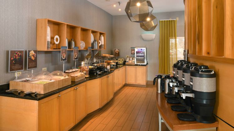 SpringHill Suites Des Moines West Restaurant