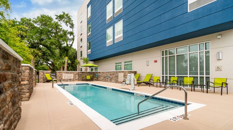 SpringHill Suites Charleston Airport Pool