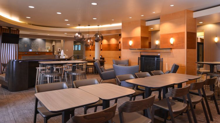 SpringHill Suites Pittsburgh Mills Restaurant