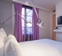 Color Design Hotel Room