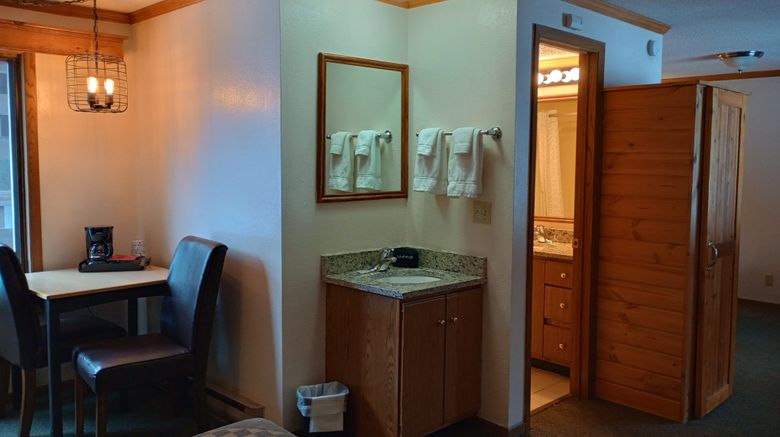 <b>Centerstone Resort Lake Aire Room</b>. Images powered by <a href="https://www.leonardoworldwide.com/" title="Leonardo Worldwide" target="_blank">Leonardo</a>.