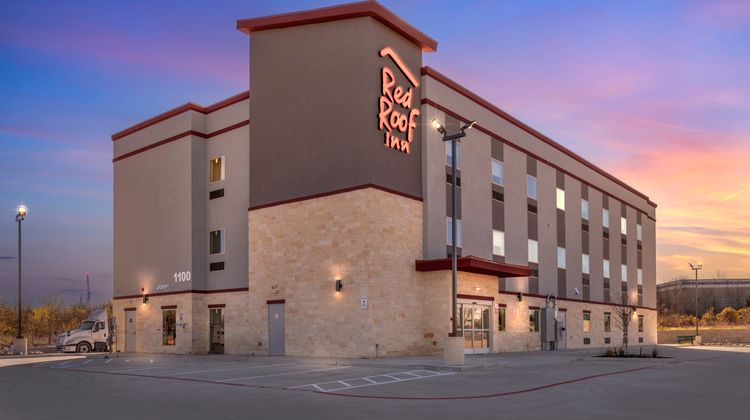 Red Roof Inn Hutchins Exterior