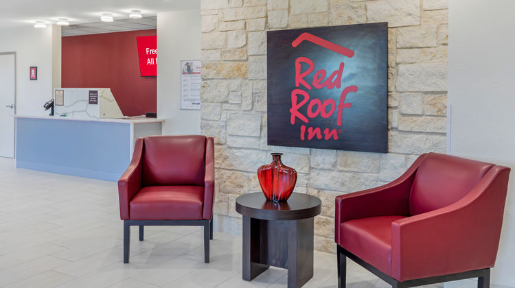 Red Roof Inn Hutchins Lobby