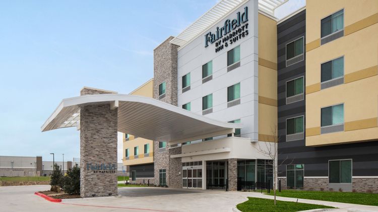 Fairfield Inn & Suites Dallas McKinney Exterior