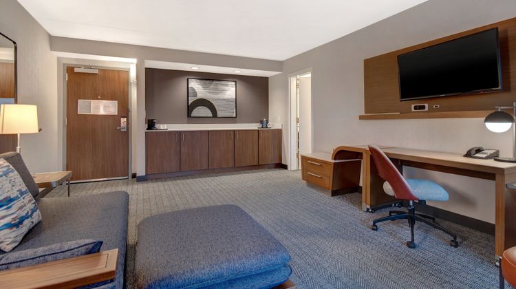 Courtyard by Marriott State College Room