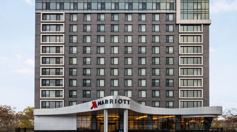 <b>Marriott New York JFK Airport Exterior</b>. Images powered by <a href="https://www.leonardoworldwide.com/" title="Leonardo Worldwide" target="_blank">Leonardo</a>.