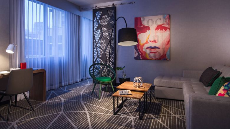<b>Renaissance Montreal Downtown Hotel Suite</b>. Images powered by <a href="https://www.leonardoworldwide.com/" title="Leonardo Worldwide" target="_blank">Leonardo</a>.
