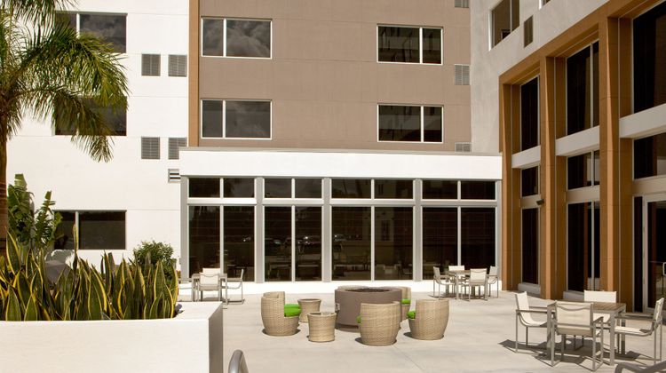 Element Miami Doral Exterior