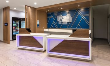 Holiday Inn Express Sts Hawaiian Gardens