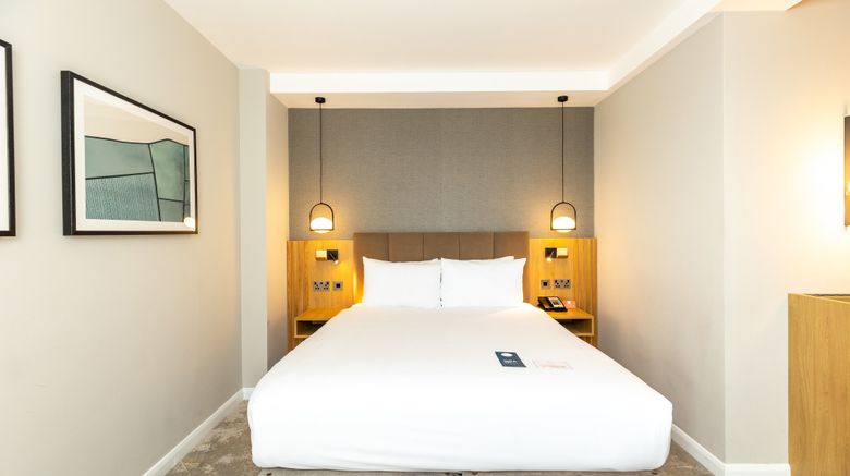 <b>Crowne Plaza London-Gatwick Airport Suite</b>. Images powered by <a href="https://www.leonardoworldwide.com/" title="Leonardo Worldwide" target="_blank">Leonardo</a>.