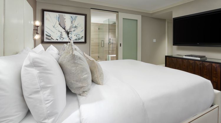 Crowne Plaza Manhattan Times Square Suite