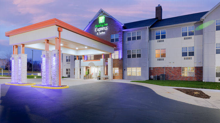 Holiday Inn Express & Suites Zion Exterior