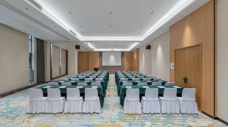 Holiday Inn Express Huangshi Cihu Lake Meeting