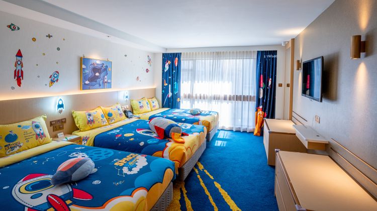 Holiday Inn Golden Mile Hong Kong Room