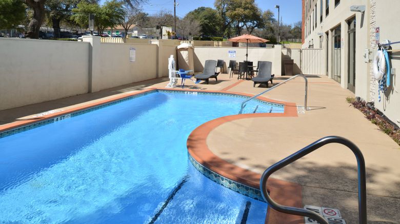 <b>Holiday Inn Express Pool</b>. Images powered by <a href="https://www.leonardoworldwide.com/" title="Leonardo Worldwide" target="_blank">Leonardo</a>.