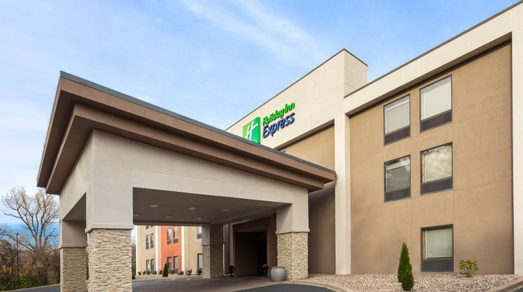 Holiday Inn Express New Albany Exterior