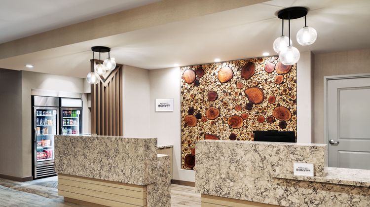 Fairfield Inn & Suites Show Low Lobby