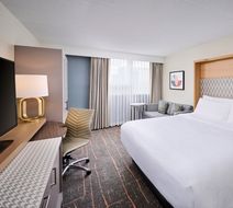 Holiday Inn Burlington Hotel & Conf Ctr Room