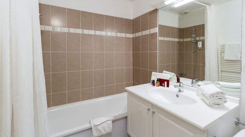 <b>Garden & City Clermont Ferrand/Gerzat Room</b>. Images powered by <a href="https://www.leonardoworldwide.com/" title="Leonardo Worldwide" target="_blank">Leonardo</a>.