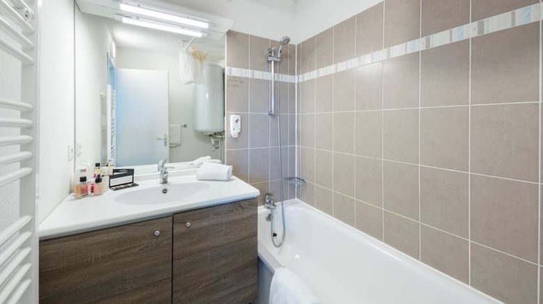 <b>Garden & City Clermont Ferrand/Gerzat Room</b>. Images powered by <a href="https://www.leonardoworldwide.com/" title="Leonardo Worldwide" target="_blank">Leonardo</a>.