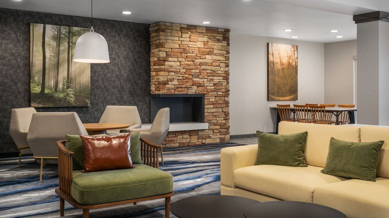 <b>Fairfield Inn & Suites Chattanooga South Lobby</b>. Images powered by <a href="https://www.leonardoworldwide.com/" title="Leonardo Worldwide" target="_blank">Leonardo</a>.