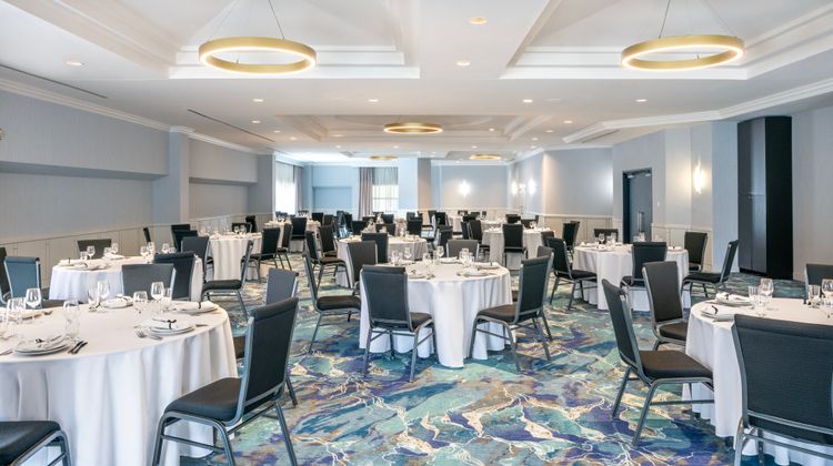 Holiday Inn Laval-Montreal Meeting