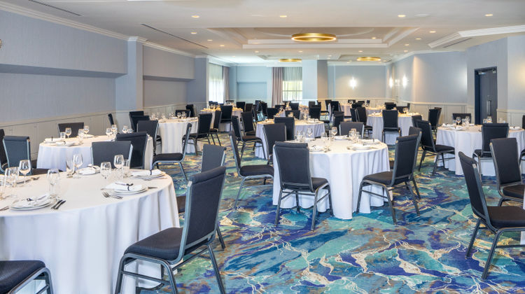 Holiday Inn Laval-Montreal Meeting