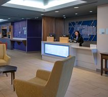 Holiday Inn Express Exterior
