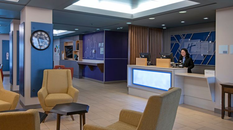 Holiday Inn Express Exterior