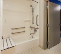 Holiday Inn Exp Suites Thibodaux Room
