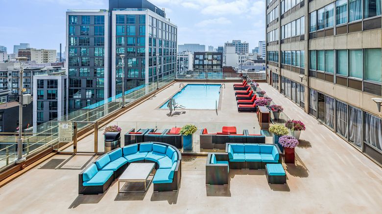 <b>Holiday Inn Golden Gateway Pool</b>. Images powered by <a href="https://www.leonardoworldwide.com/" title="Leonardo Worldwide" target="_blank">Leonardo</a>.