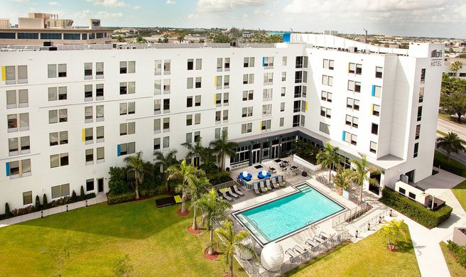 aloft Miami Doral Exterior