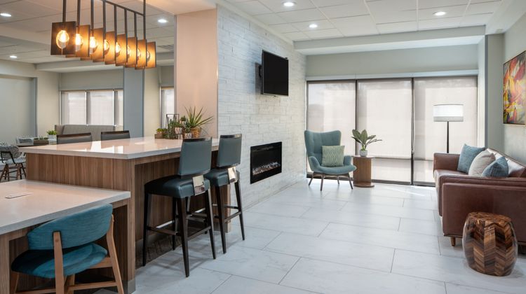 Four Points by Sheraton Alexandria Lobby
