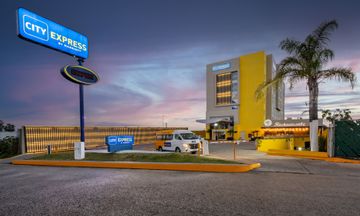 City Express by Marriott Airport