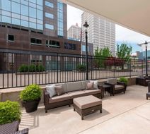 Courtyard by Marriott Downtown Exterior
