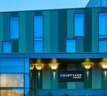 Courtyard London Gatwick Airport Exterior