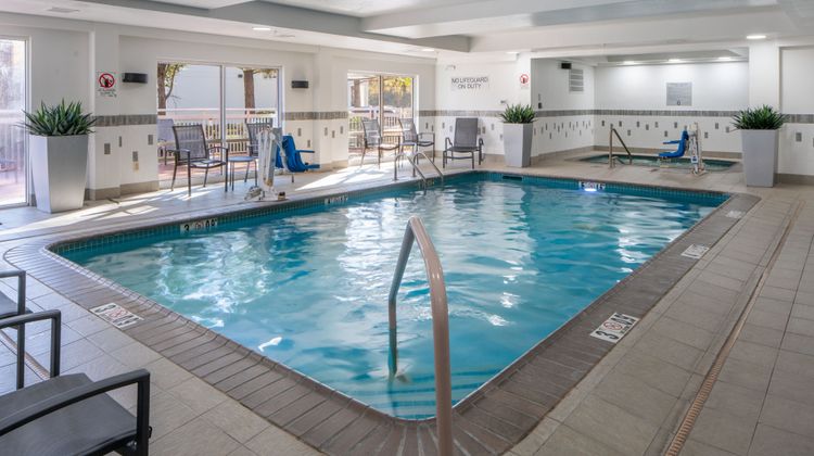 Fairfield Inn & Suites Memphis Pool