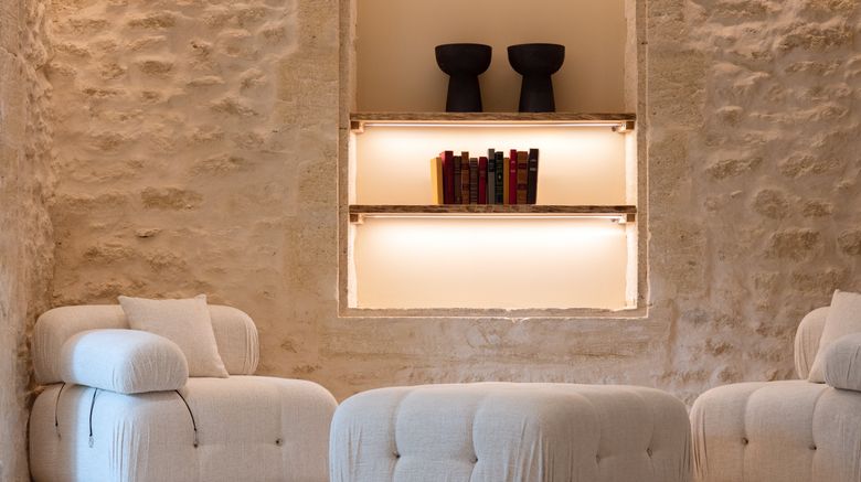 <b>Hotel Le Colombier Lobby</b>. Images powered by <a href="https://www.leonardoworldwide.com/" title="Leonardo Worldwide" target="_blank">Leonardo</a>.