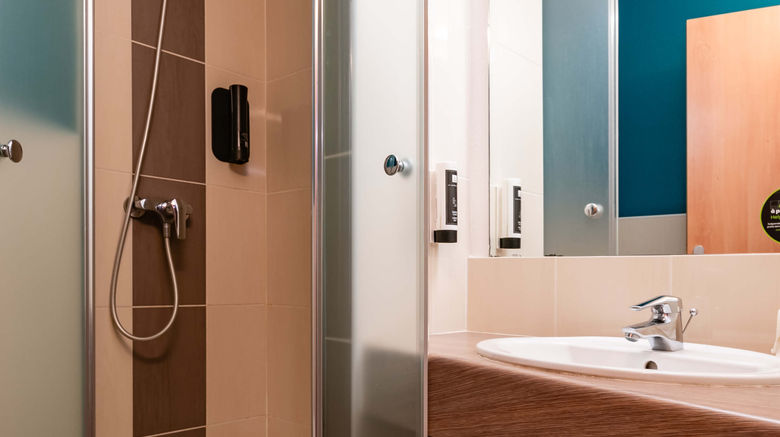 <b>B&B Hotel Saint-Etienne Monthieu Room</b>. Images powered by <a href="https://www.leonardoworldwide.com/" title="Leonardo Worldwide" target="_blank">Leonardo</a>.