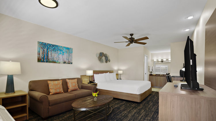 La Fuente Inn & Suites Room