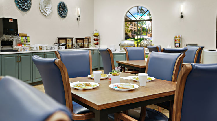 La Fuente Inn & Suites Restaurant