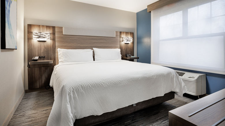 <b>Holiday Inn Express & Suites Zion Suite</b>. Images powered by <a href="https://www.leonardoworldwide.com/" title="Leonardo Worldwide" target="_blank">Leonardo</a>.