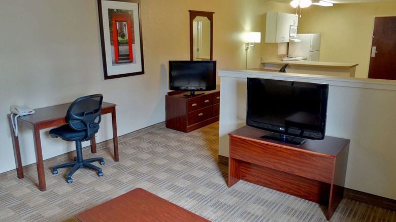 <b>Candlewood Suites Southfield-Detroit Room</b>. Images powered by <a href="https://www.leonardoworldwide.com/" title="Leonardo Worldwide" target="_blank">Leonardo</a>.
