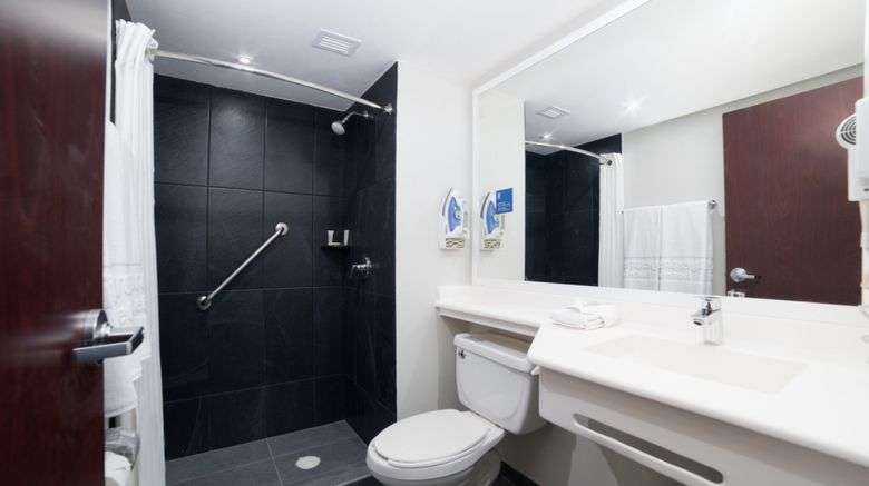 <b>City Express by Marriott Silao Airport Room</b>. Images powered by <a href="https://www.leonardoworldwide.com/" title="Leonardo Worldwide" target="_blank">Leonardo</a>.