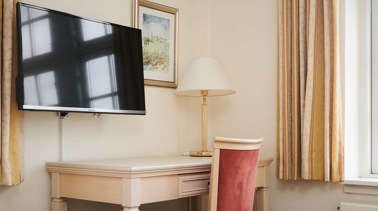Tornoes Hotel Room
